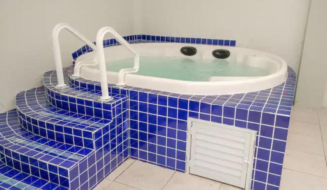 Apartamento Maravilhoso, Completo,1 Quarto Com Cama Queen E Sofa Retratil, Bi Cama Embutida, Colchao Extra, Vista Pro Mar, Dormem 5, Pe Na Areia, Jacuzzi, Piscina Wifi,self Checkin, Automatizado